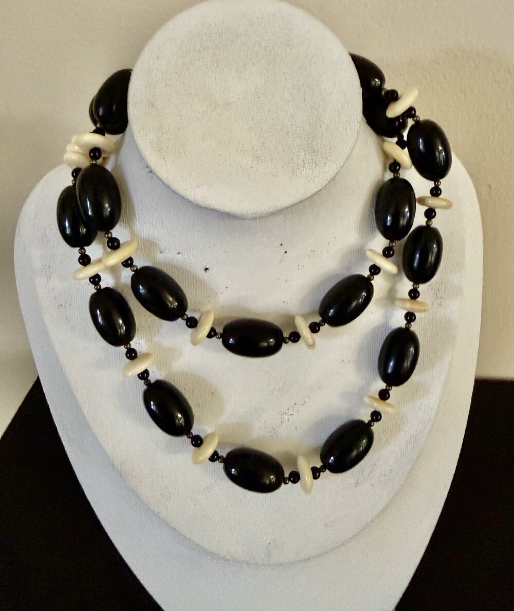 Black & White Glass Beaded Necklace Vintage Estate